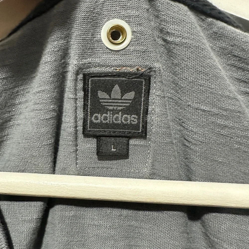 Adidas Originals x Vespa Italian Scooter Mens V-Neck Pocket T-Shirt Gray Large